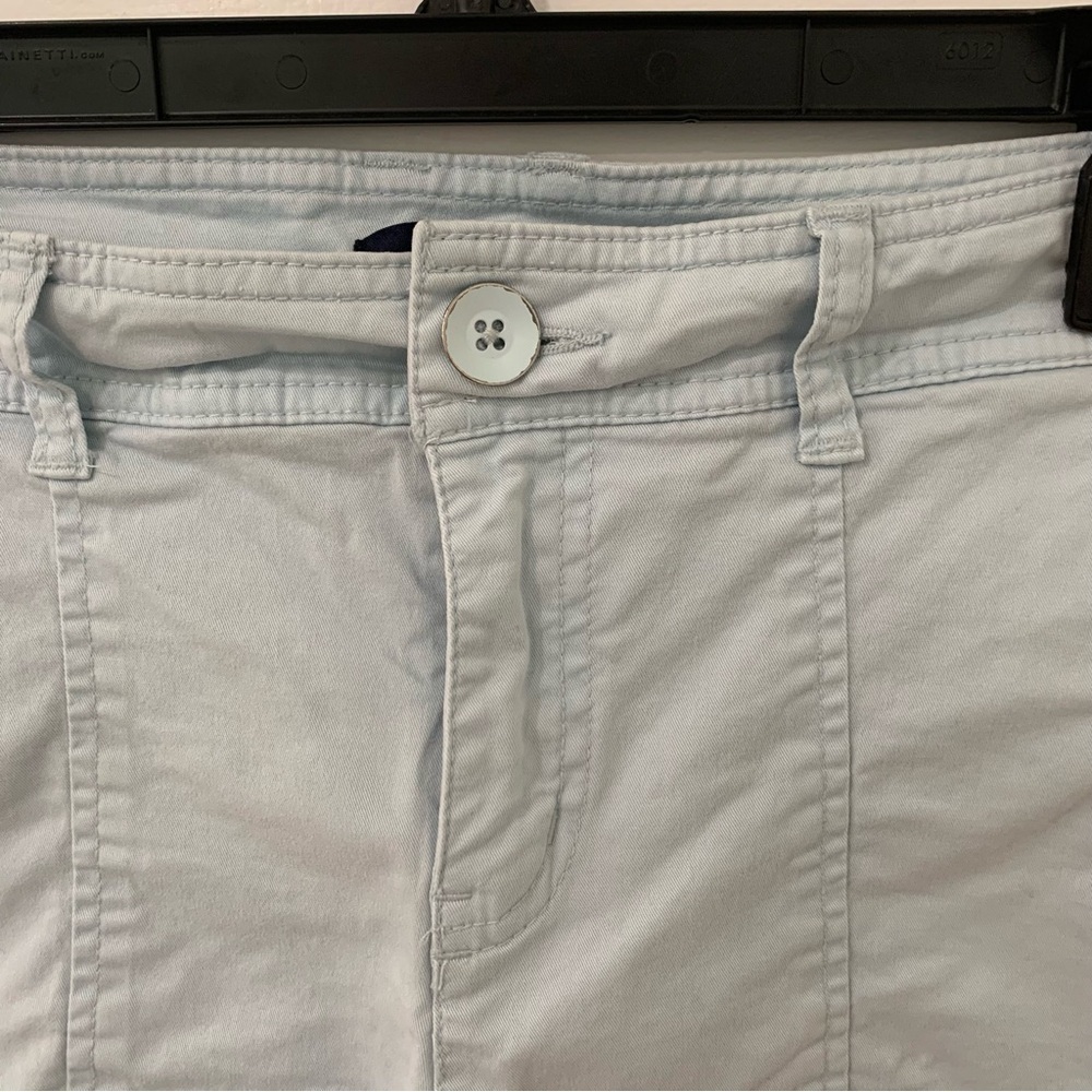 Women’s Gap Mint Color Cargo Style 3 Inch Inseam Shorts Size 8 - Picture 3 of 11